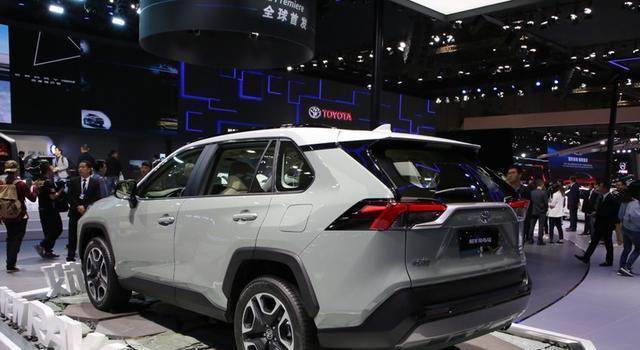 丰田全新RAV4荣放开启预售，2.5L混动版我非常喜欢