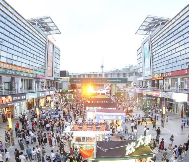 天津时代奥城夜市开业：临近水上公园、奥体中心，还有两条地铁