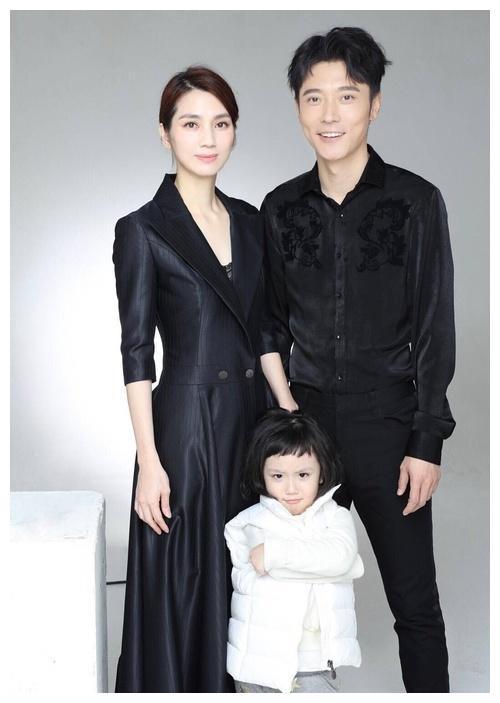 洪欣张丹峰的小女儿庆生，洪欣苦尽甘来，相差11岁的姐弟恋很幸