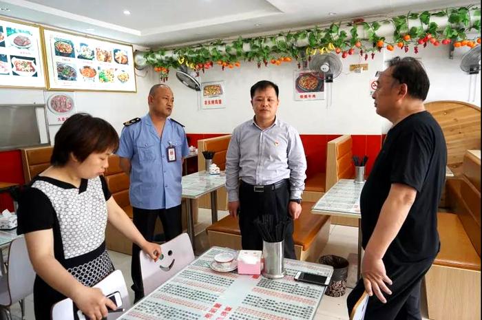 郑东新区食药监局｜校园食安不小觑 随机抽查促监管