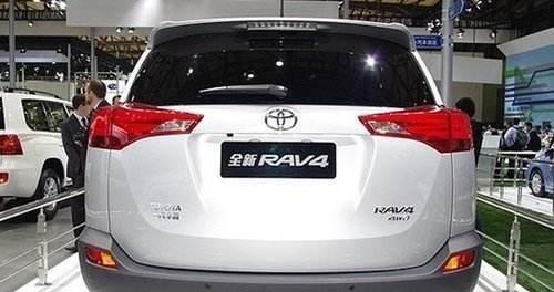 全新丰田RAV4荣放，轴距加长超越CR-V