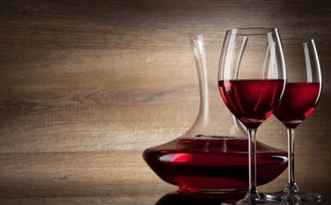 为啥喝红酒时，杯子里都只倒“三分之一”？了解后，真的涨知识了