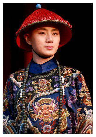 明星饰演的太监，陈坤帅气，李建义演的最好！