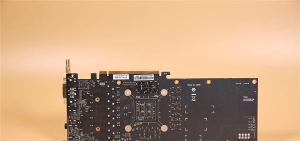 七彩虹iGame GTX 1660 SUPER显卡拆解图赏