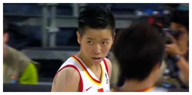 中国女篮美女运动员黄思静，身高出众 球商出色 照片欣赏