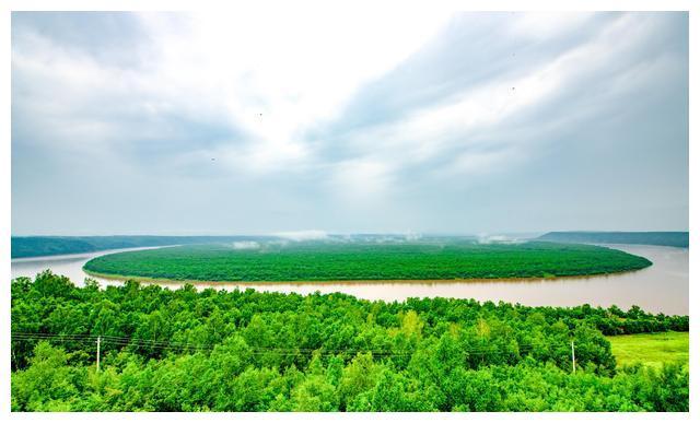 东北藏了个“天下第一湾”，有被世人所遗忘的风景，你想去看吗？