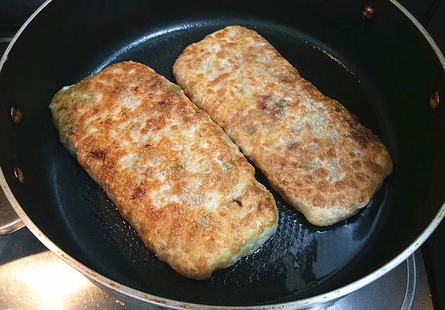 教你在家制作天津回民街的特色小吃——三皮两馅牛肉饼