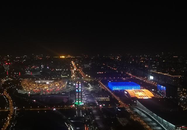 登北京奥林匹克塔（奥森塔，钉子塔）看夜景