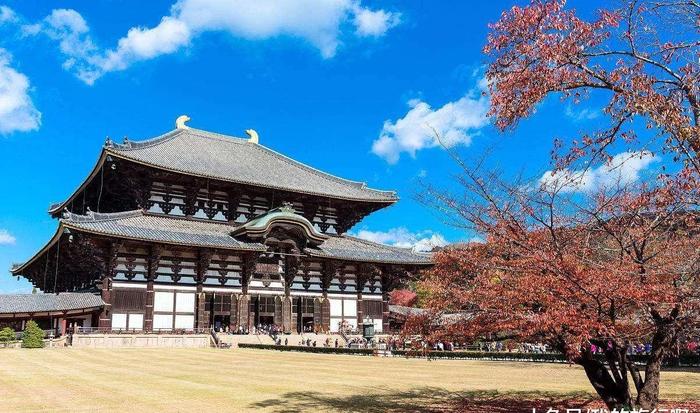 日本深受游客喜爱的古都，仿唐代长安城建筑风貌，但人口