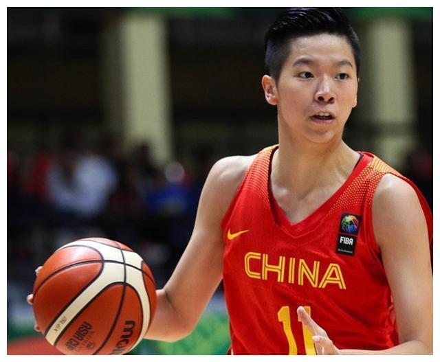 中国女篮美女运动员黄思静，身高出众 球商出色 照片欣赏
