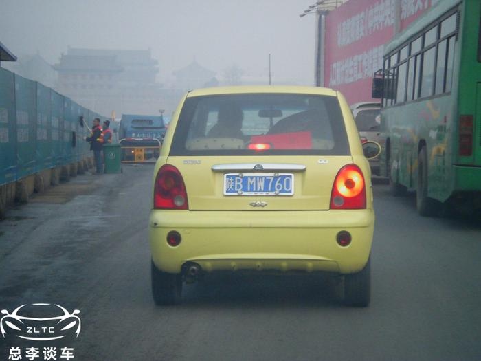 偶遇宝马760，车牌和车型绝配，这样的牌照回头率不输88888