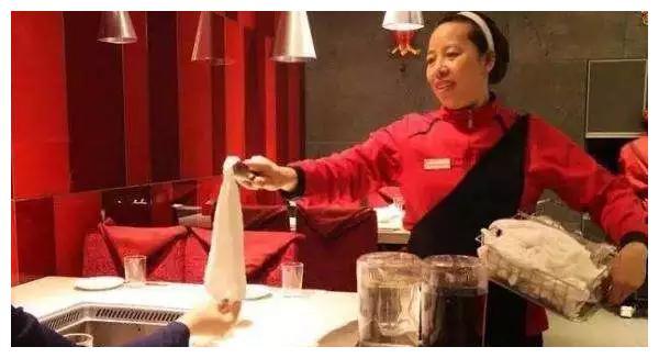 占位服务的海底捞，还有哪些秘密？