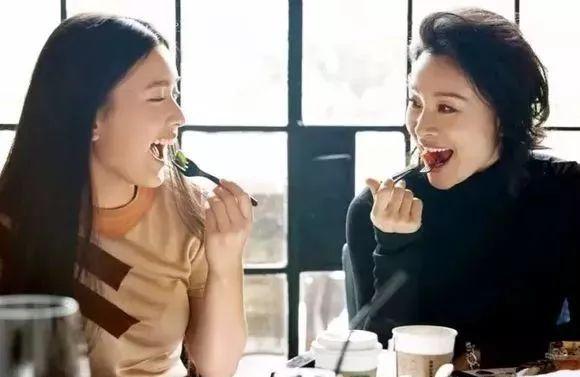 58岁陈冲美出天际！坦白第一婚是瞎结婚 担心女儿太天真易被骗