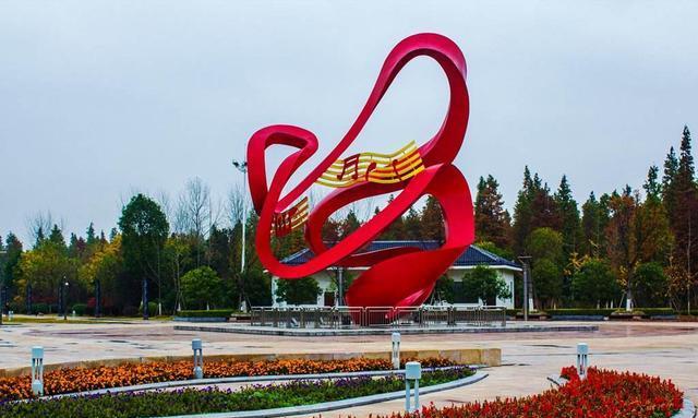 安徽省天长市夹在江苏省3个地级市之间，当前社会经济发展也很快