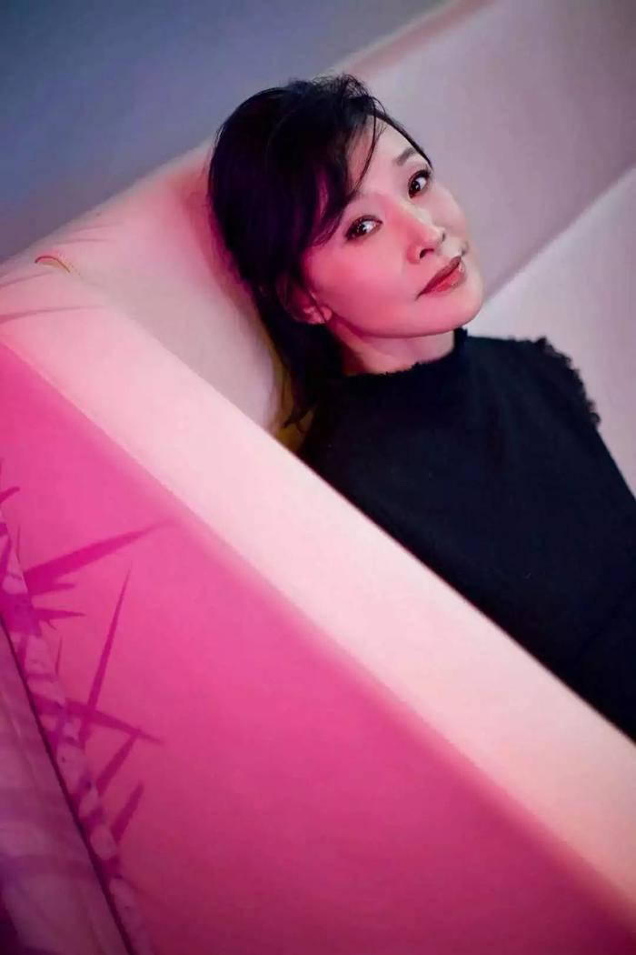 58岁陈冲美出天际！坦白第一婚是瞎结婚 担心女儿太天真易被骗