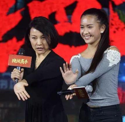 58岁陈冲美出天际！坦白第一婚是瞎结婚 担心女儿太天真易被骗