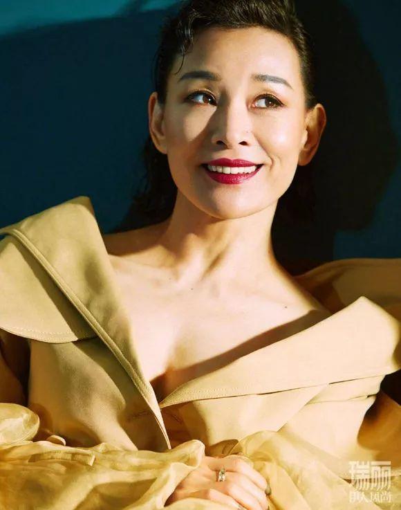 58岁陈冲美出天际！坦白第一婚是瞎结婚 担心女儿太天真易被骗