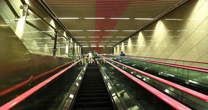 中国最深地铁站：深入地下94米，上班族的噩梦，成为网红打卡地
