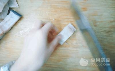 10M+自制鱼豆腐：宝宝辅食营养食谱菜谱