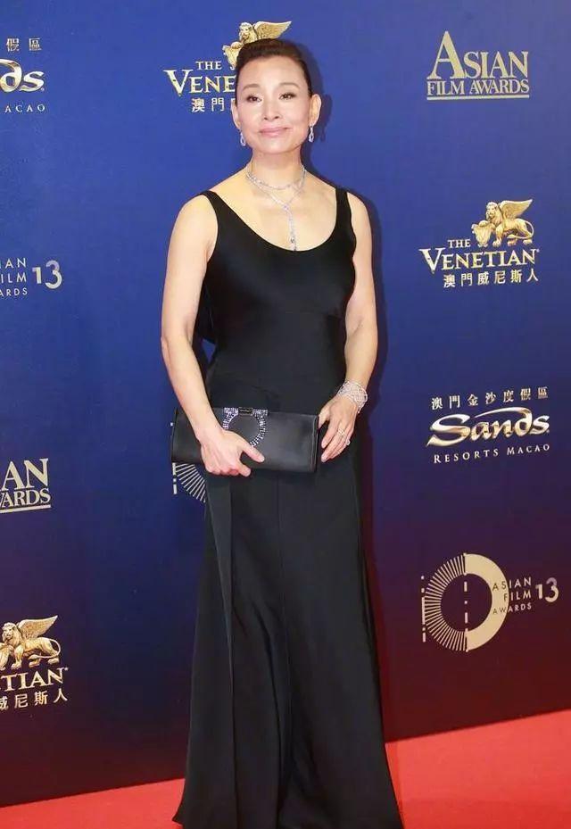 58岁陈冲美出天际！坦白第一婚是瞎结婚 担心女儿太天真易被骗