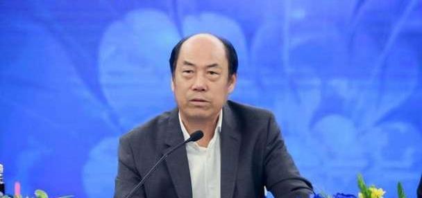 父亲当年买了几千亩无人要的荒地，如今被开发到，儿子赚到6百亿