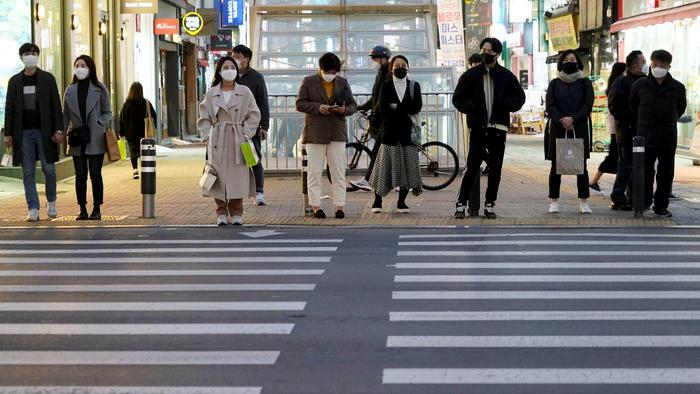 连续两年总和生育率低于1 韩国央行意外宣布维持利率