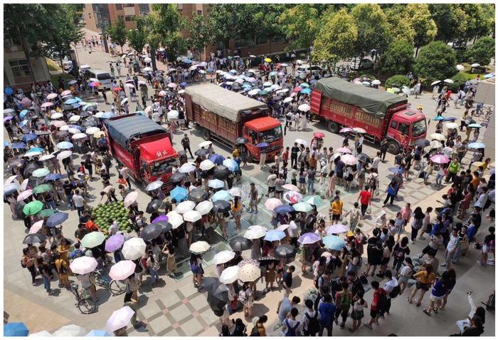 陕西师范学校，秒变吃瓜大学