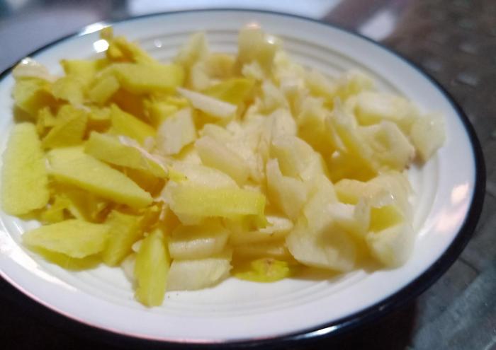 翠衣西瓜皮的新吃法，简单易做，脆嫩爽口，既下饭又养颜