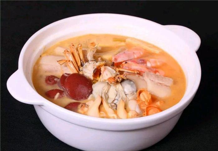 东北翻版菜：酸菜海鲜氽锅