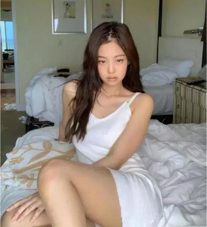 有“人间香奈儿”之称的Jennie，私下穿衣品味真是不一般，太美