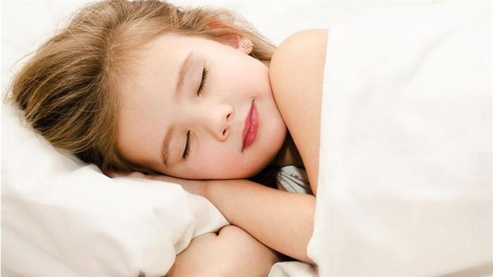 孩子白天小睡需不需要及时的摆脱掉？