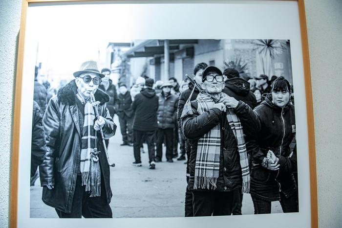 “年·影 关中春节民俗摄影展”开幕式在大风阁门前广场举行