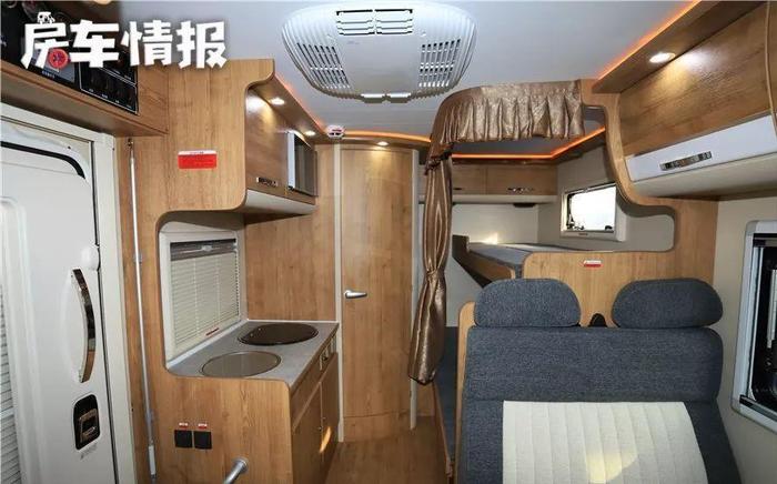 这款福特T型房车，高度仅2.8米，4口居住无压力！