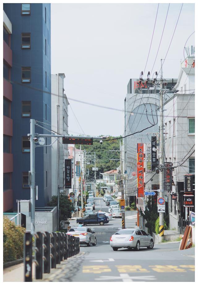 济州岛保健路，一条神奇的国人购物街，国人充满了整个街道