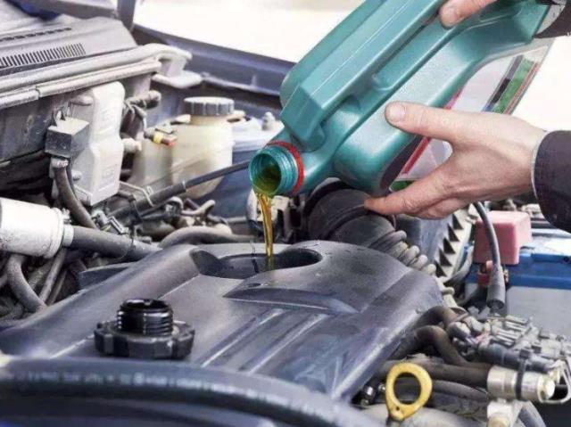 汽车更换机油一定要注意这些细节，否则容易损坏发动机，要注意！