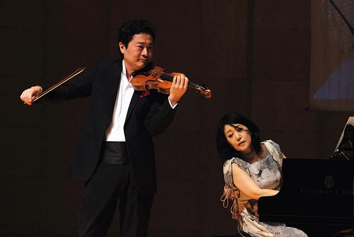 盛中国周年祭 夫人濑田裕子携手吕思清等众小提琴家以琴音寄哀思