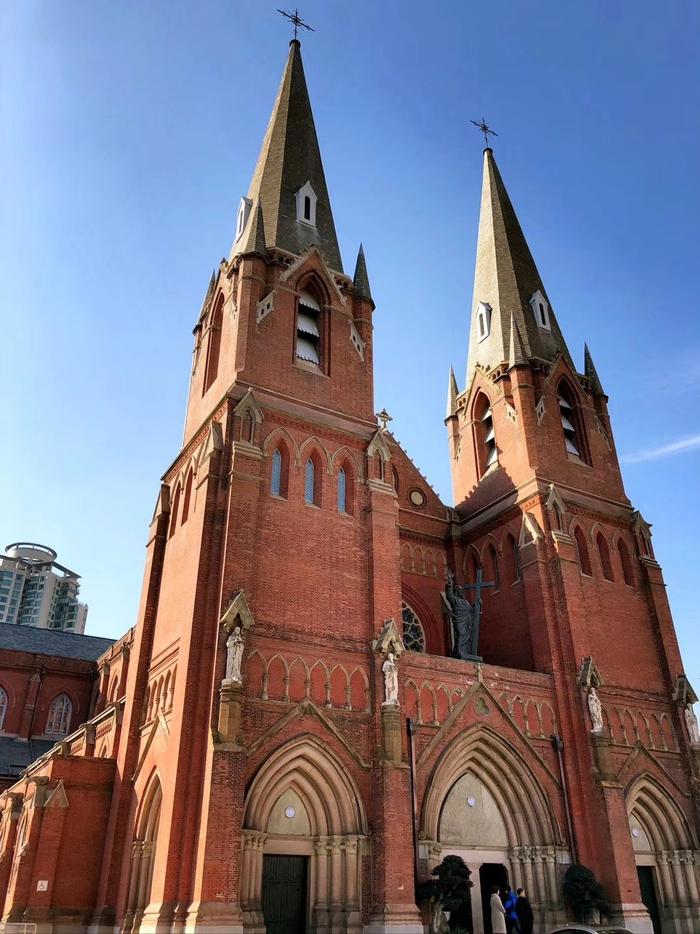 游览 上海市 徐汇区 徐家汇天主教堂 中国最美教堂之一