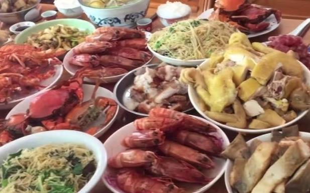 中国海鲜最便宜的城市，被称为“海鲜之都”，月入几千元天天吃