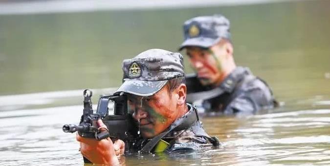 6次领衔出征，勇夺16个第一！两立一等功！