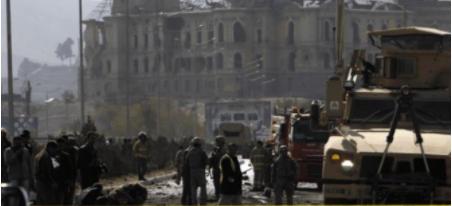 塔利班和谈无望，美大使馆凌晨遇袭，爆炸提醒美军：小心旧事重演