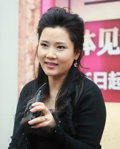 五位60后女演员今昔对比，何赛飞领衔，最后一位没变化！