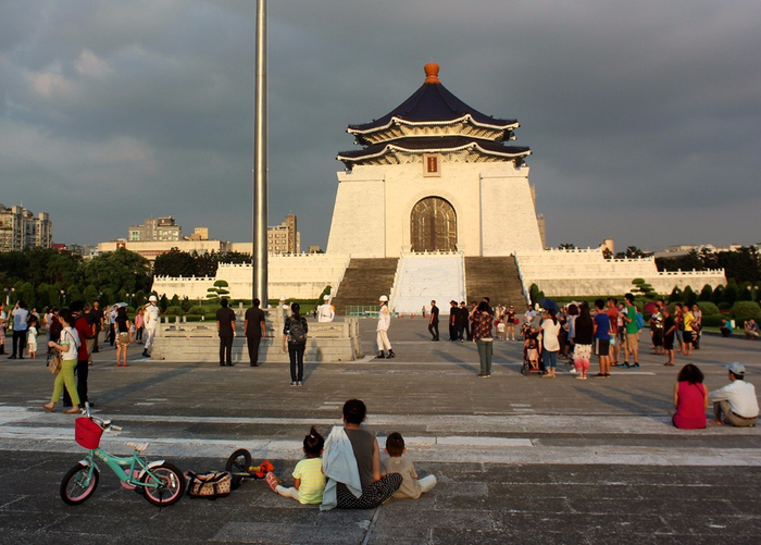 台北故宫博物院，可爱孩儿枕，没忍住偷拍