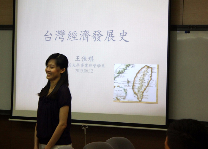 台北故宫博物院，可爱孩儿枕，没忍住偷拍