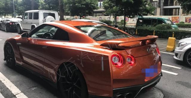 广东车友花176万元买辆全新日产GT-R, 外观内饰改变很大