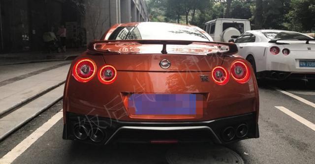 广东车友花176万元买辆全新日产GT-R, 外观内饰改变很大