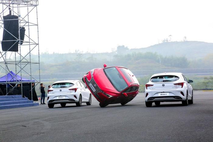 自动驾驶不再遥远，长安汽车挑战吉尼斯世界纪录