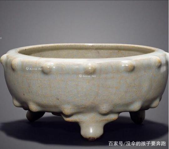 中国瓷器的巅峰收藏——宋代瓷器，哥窑双耳炉哥窑月白釉钵式洗
