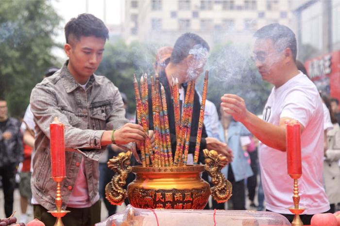 孙绍龙《我要和你在一起》开机，挑梁男主圆拳手梦