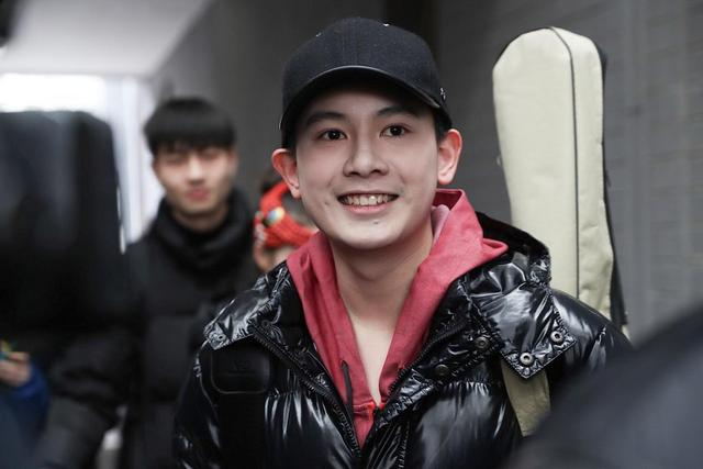 十八岁的胡先煦为自己的演艺生涯拼搏着,不单单是好玩了