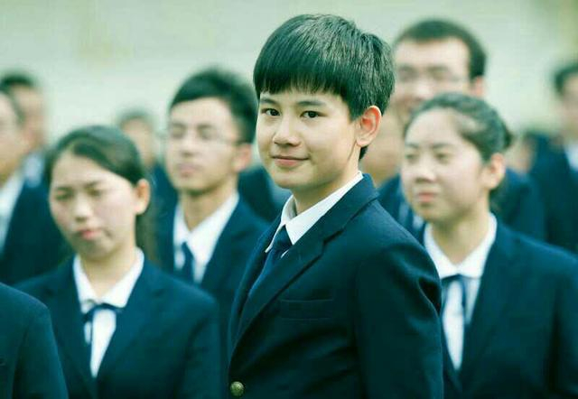 十八岁的胡先煦为自己的演艺生涯拼搏着,不单单是好玩了